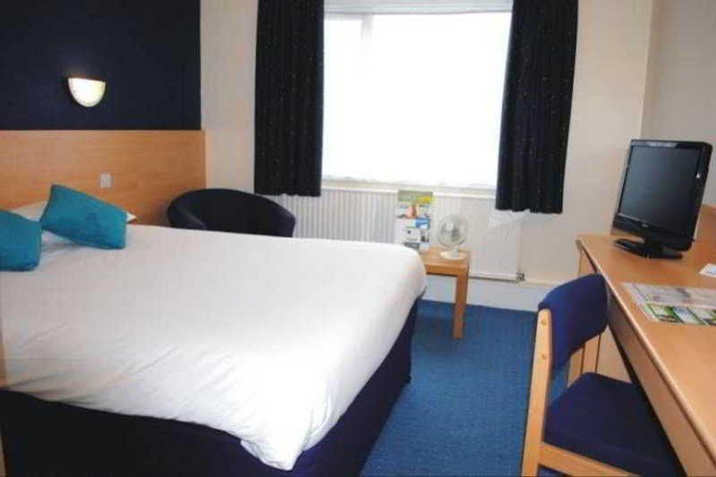 Ramada Chorley South Hotel Exterior photo